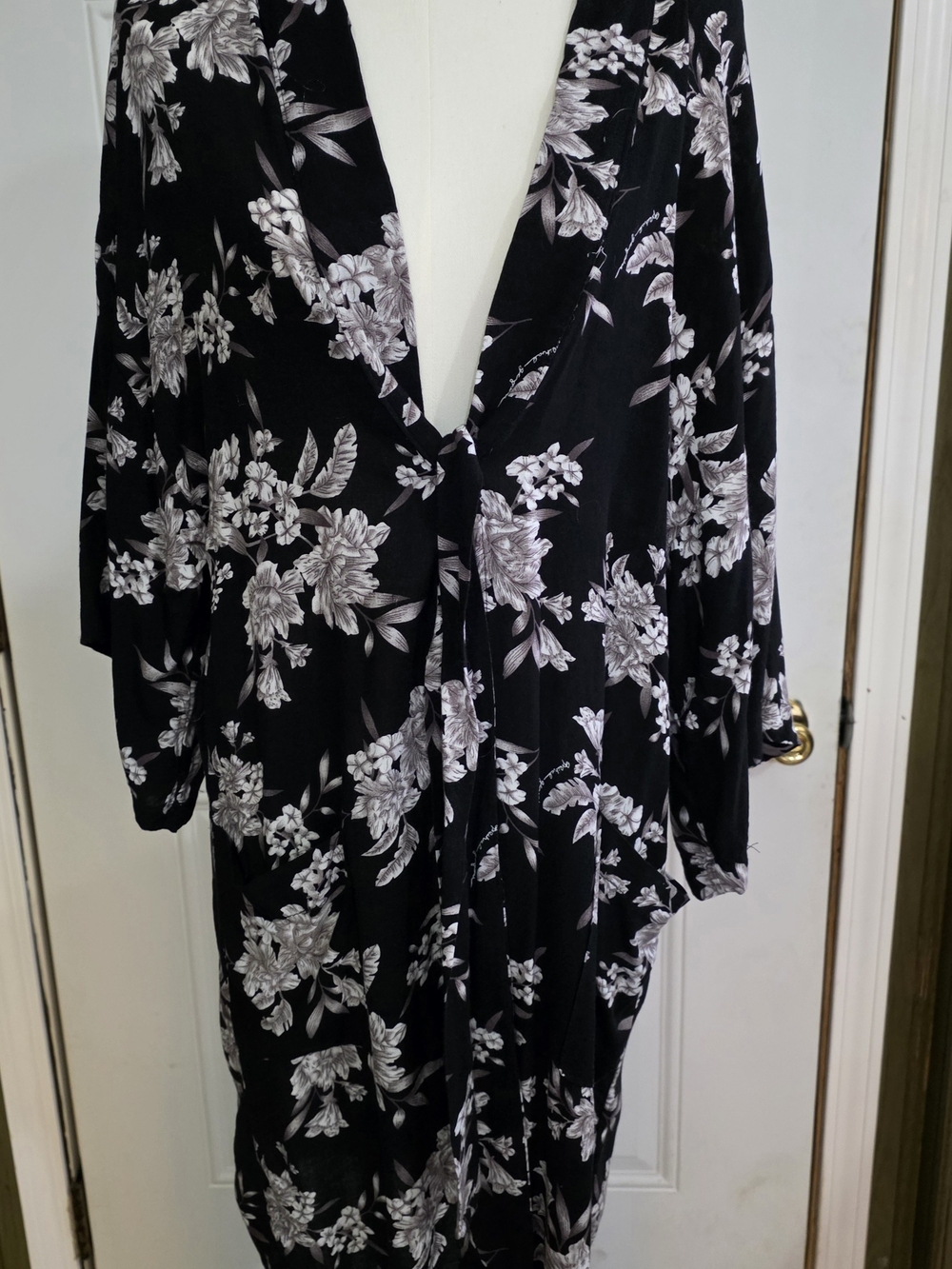 Spiritual Gangster Black and White Floral Kimono